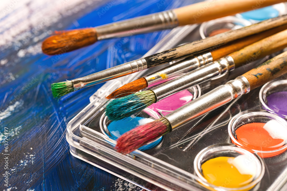 Obraz premium Paints and brushes