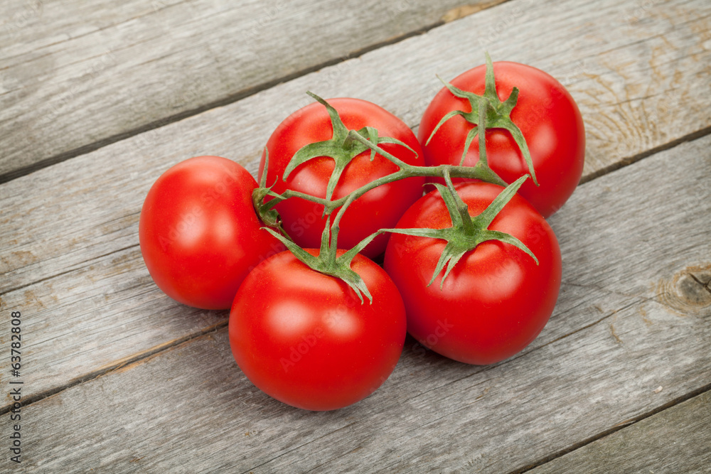 Fresh ripe tomatoes Fresh ripe tomatoes