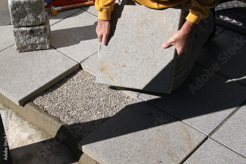 Terrassenplatten verlegen