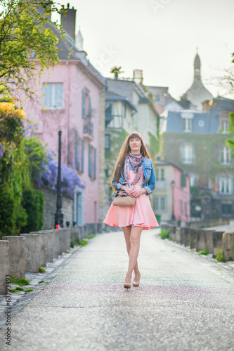 Beautiful girl in pink dress on Montmartre © Ekaterina Pokrovsky