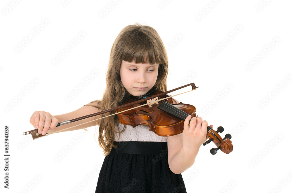 violinist playing the violin