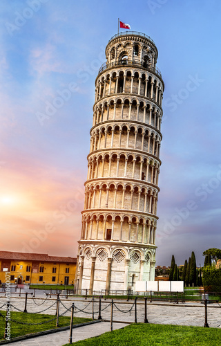 Pisa leaning tower, Italy photo