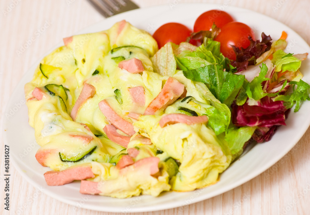 omelet with ham and zucchini