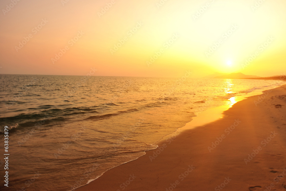 sunset / sunrise on beach