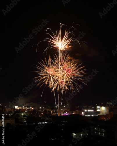 fireworks over sky © geargodz
