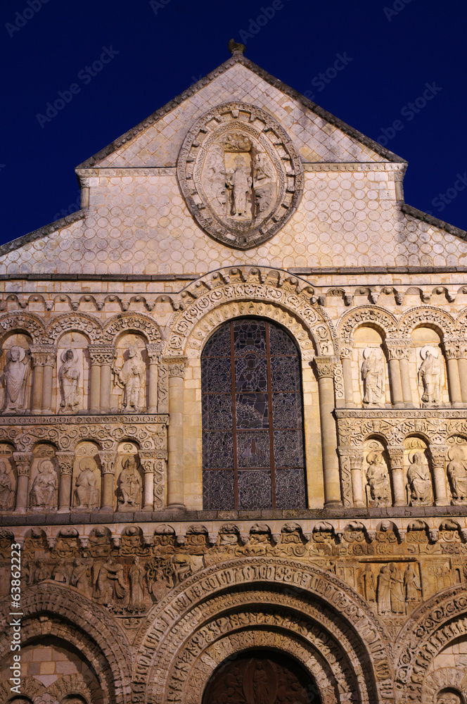 détail de la façade de l'église Notre-Dame la Grande de Poitiers