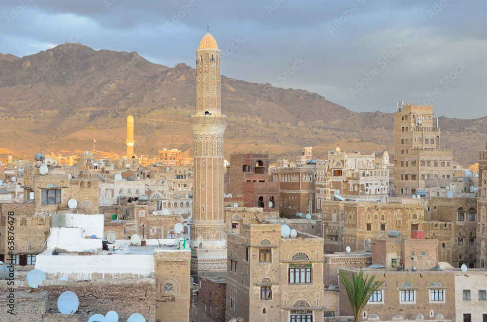 Историческая часть Саны- столицы Йемена вечером