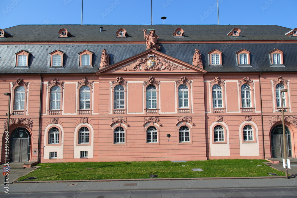 Mainz, Landtag Rheinland-Pfalz, Rheinseite (April 2014)