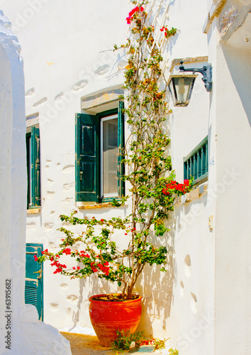 Fototapeta Naklejka Na Ścianę i Meble -  old house in Chora the capital of Amorgos island in Greece