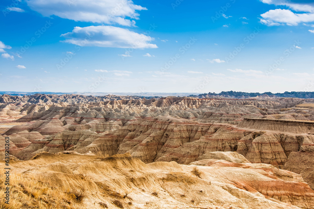 Fototapeta premium Beautiful scenery of the erosion formations in Badlands National