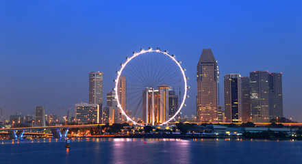 Fotobehang Singapore Singapore stadsgezicht in avondschemering  © kamonrat