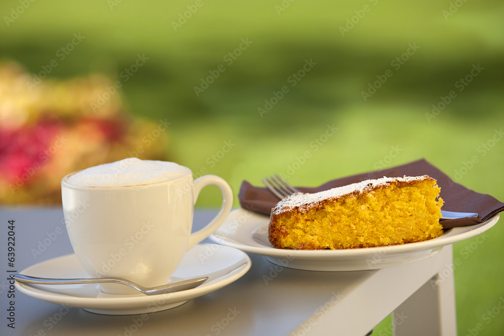 caffè e torta di carote