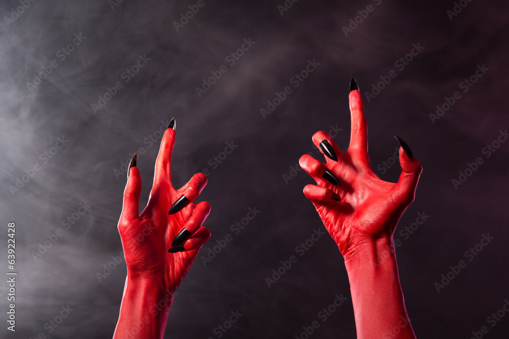 Highly Polished - Halloween devil red nails 😈❤️🔥🎃 | Facebook