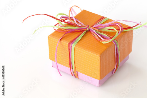 Fototapeta Naklejka Na Ścianę i Meble -  Lovely orange and pink present (gift box)