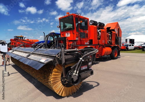 Εκτύπωση καμβά Red airport sweeper