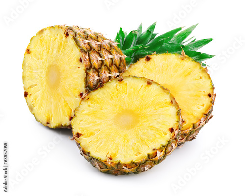 Pineapple with slices