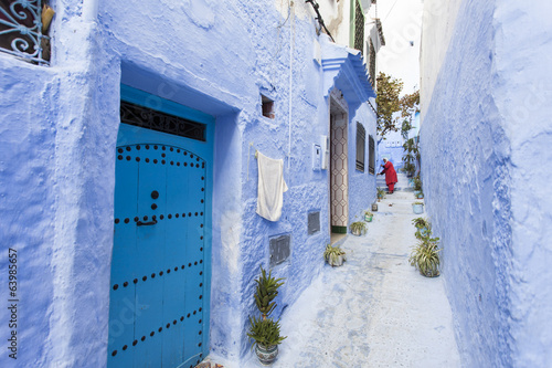 CHEFCHAOUEN, MOROCCO, NOVEMBER 20: cleaning street of the Blue c © danmir12