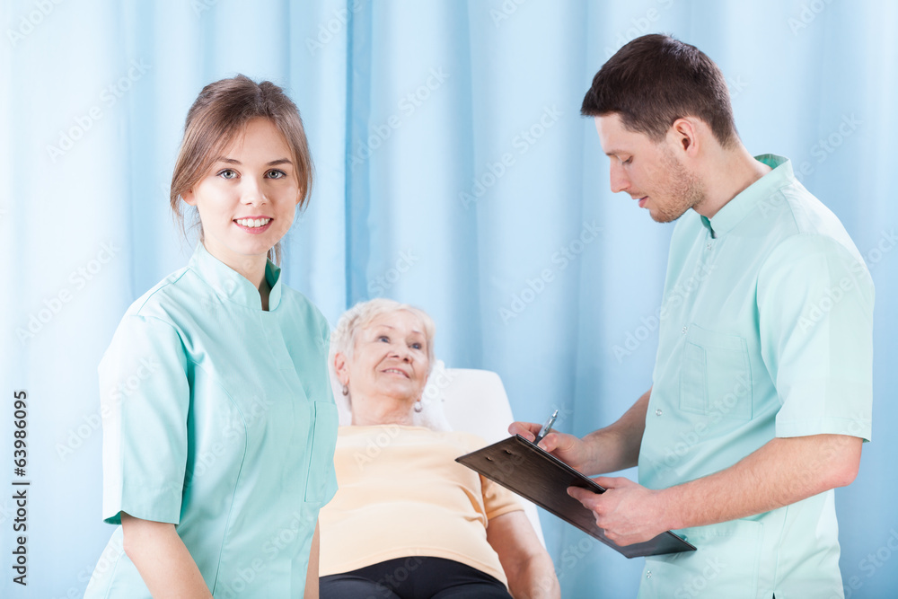 Obraz premium Therapists doing medical examination