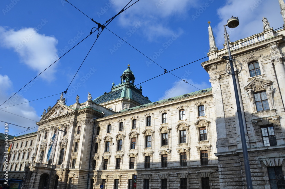 Karlsplatz, Münich, palais de Justice