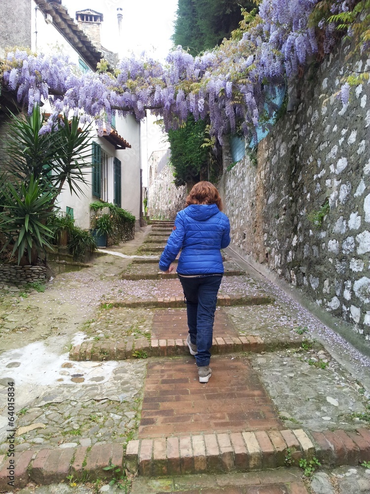 Fototapeta premium Passeggiando a Haut de Cagnes