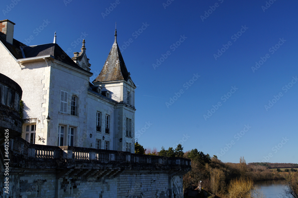 Chateau à La Roche Posay avec vue sur la rivière
