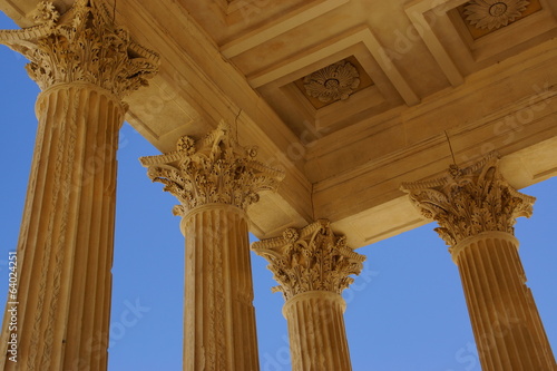  Détail maison carrée de  Nîmes photo