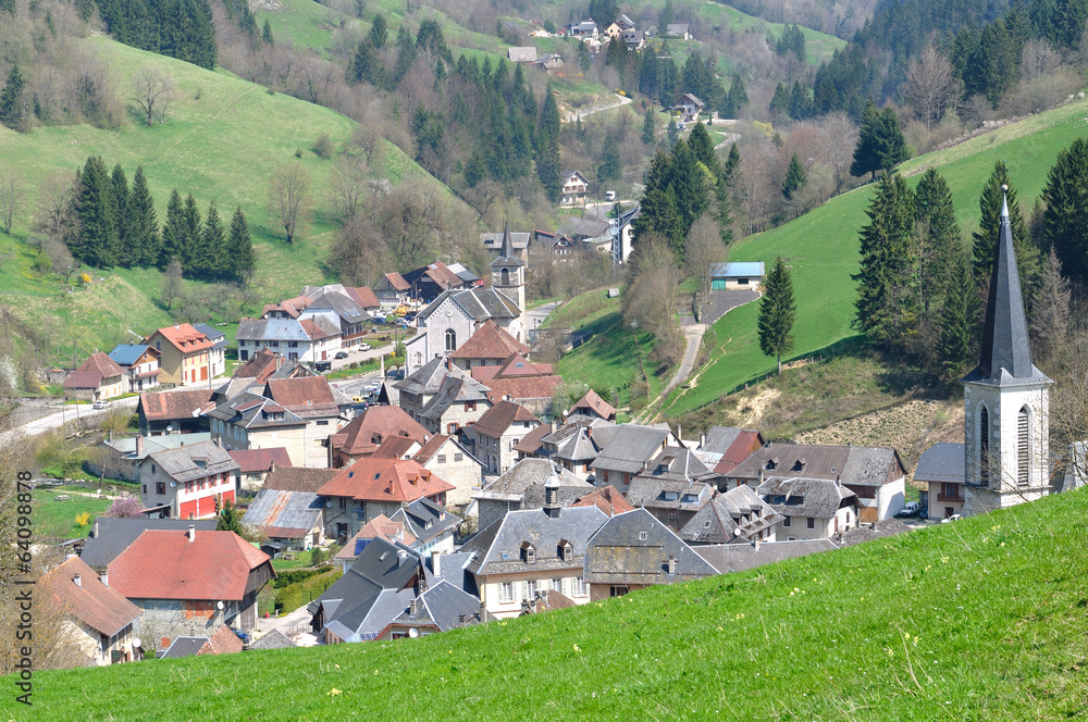 village dans la vallée des entrememonts Chartreuse