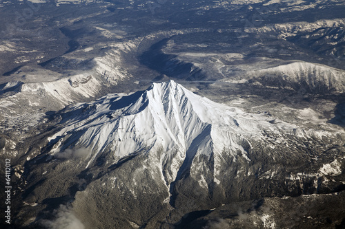 Obraz na płótnie An Aerial view of Mount Jefferson, Oregon w salonie