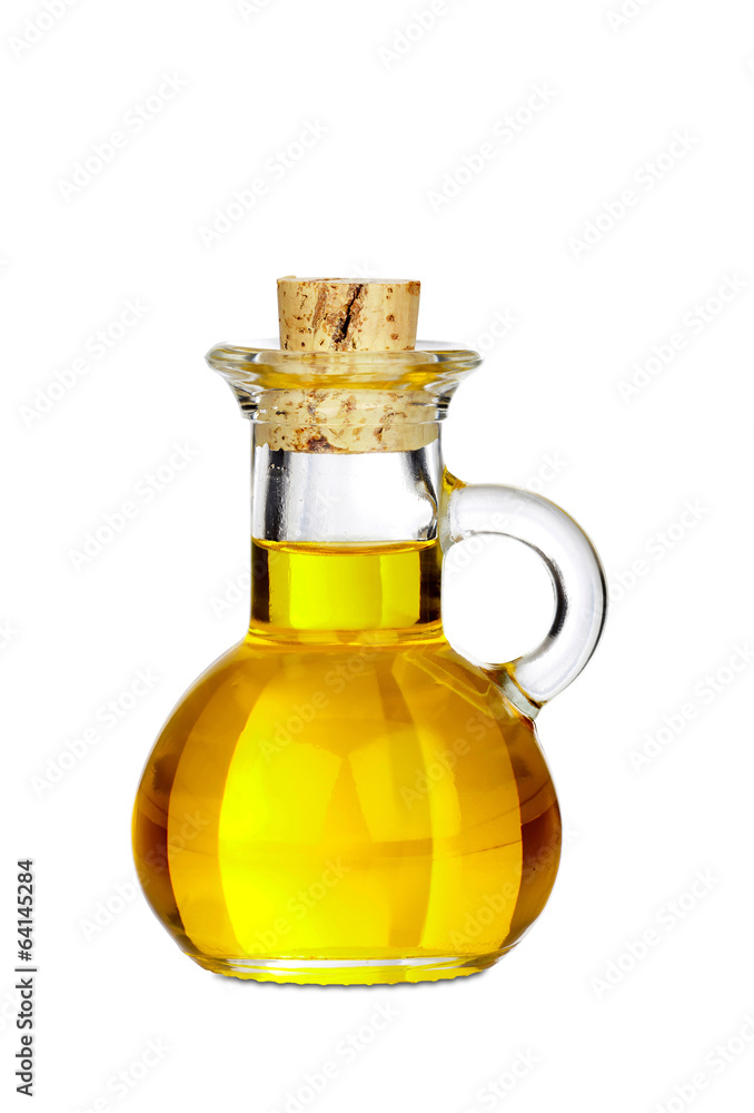 Kleine Karaffe aus Glas mit Olivenöl isoliert Kleine Karaffe aus Glas mit Olivenöl isoliert