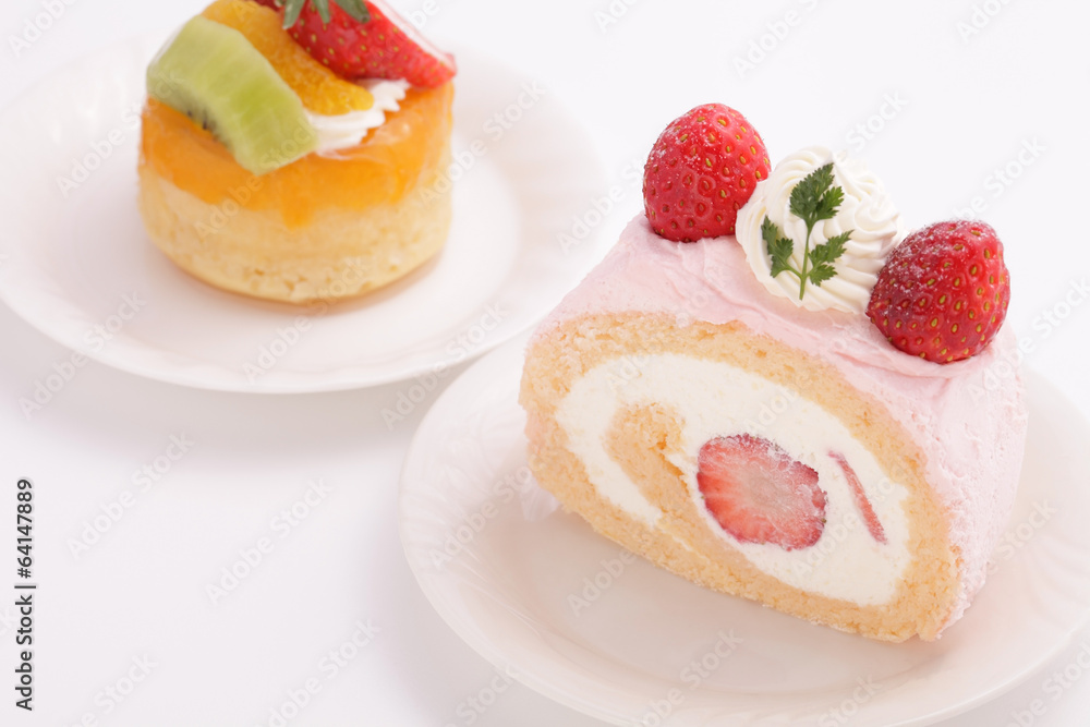 Strawberry swiss roll and Savarin (Baba au rhum) Strawberry swiss roll and Savarin (Baba au rhum)