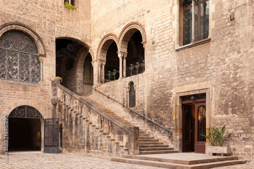 Fototapeta Naklejka Na Ścianę i Meble -  Cortile Medievale, Barcellona, Spagna