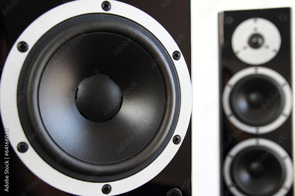 Pair of black high gloss music speakers Pair of black high gloss music speakers