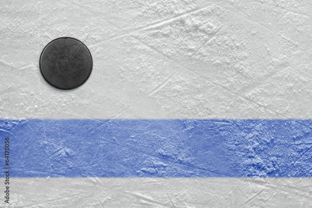 Obraz premium Blue line and hockey puck