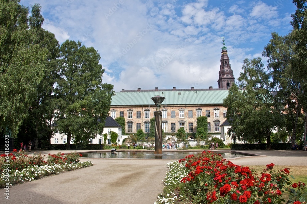Christiansborg Palace Gardens & Fountain