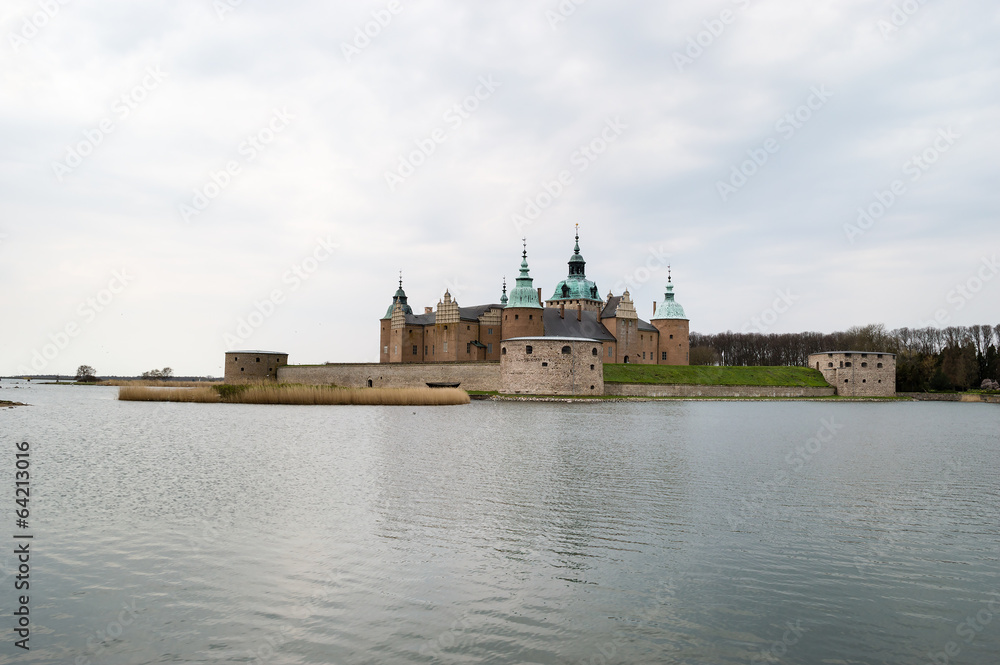 Kalmar castle by the sea