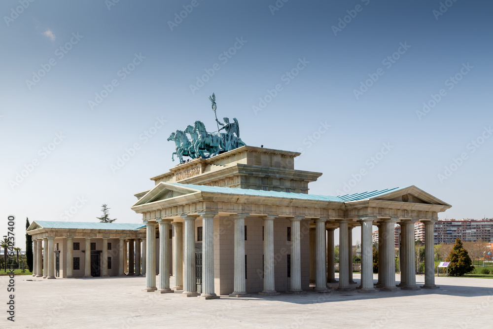 Naklejka premium Side view of the Brandenburg Gate