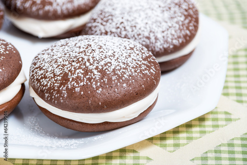 Whoopie pie chocolate cakes