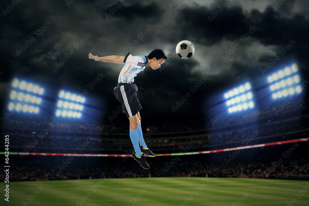 Argentine player heading ball