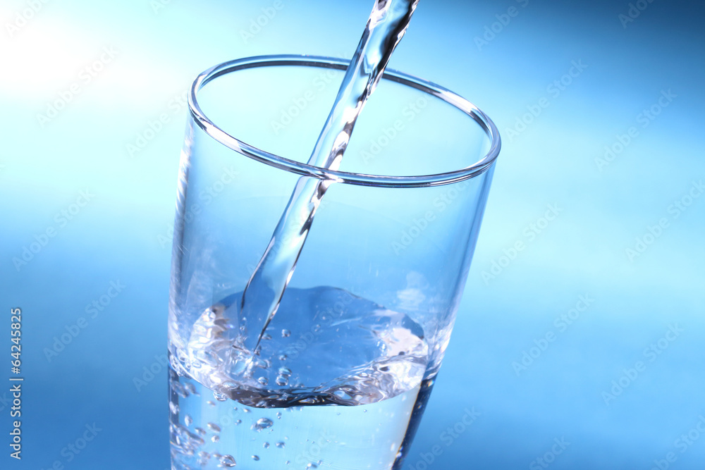 注がれる水 注がれる水