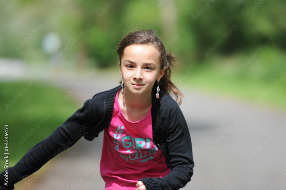 jeune fille à rollers jeune fille à rollers