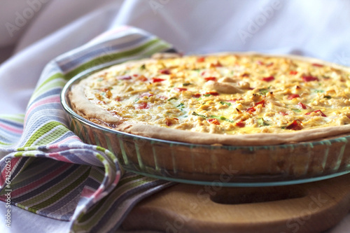 Chicken tart with paprika and goat cheese