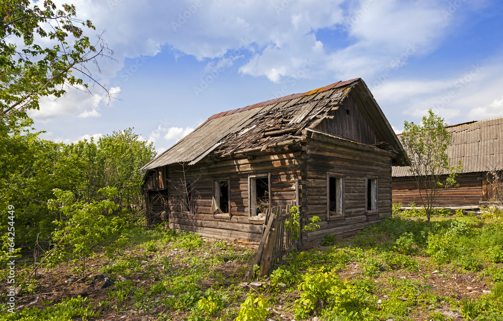 the thrown house - the thrown old wooden house located in rural areas the thrown house - the thrown old wooden house located in rural areas