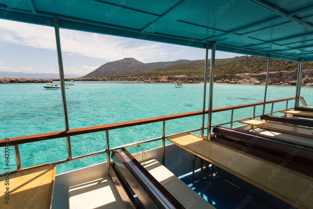 Fototapeta premium Bateau de croisière dans le blue lagoon