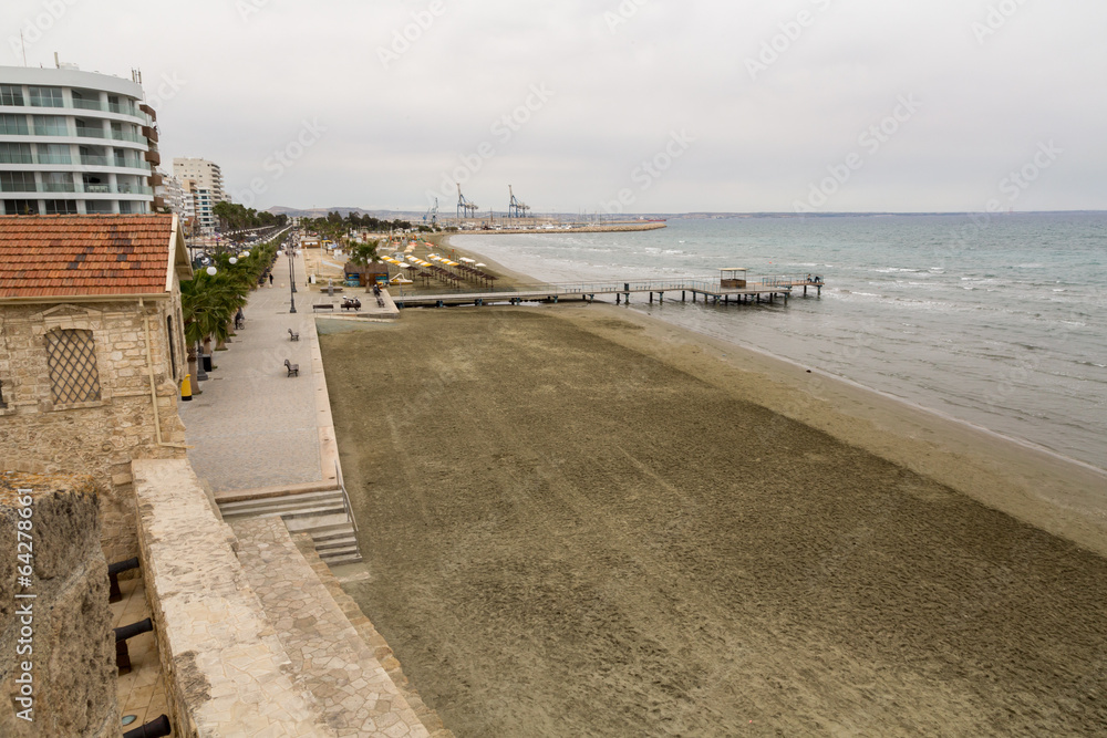 Front de mer de Larnaca - plage et côte