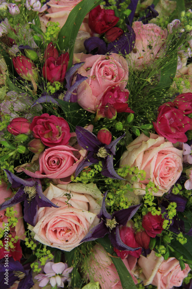 Fototapeta premium Wedding arrangement in pink and purple