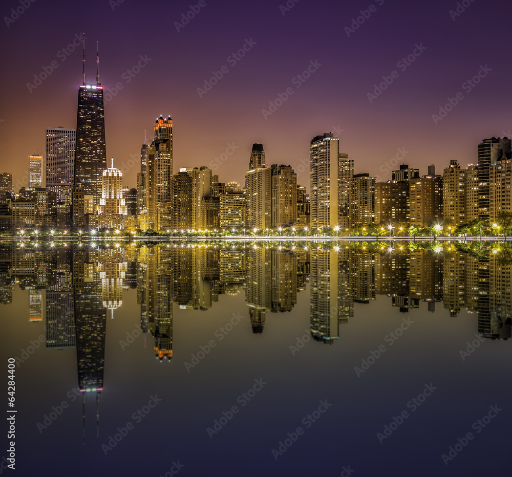 Fototapeta premium Downtown Chicago Magnificent Mile by night