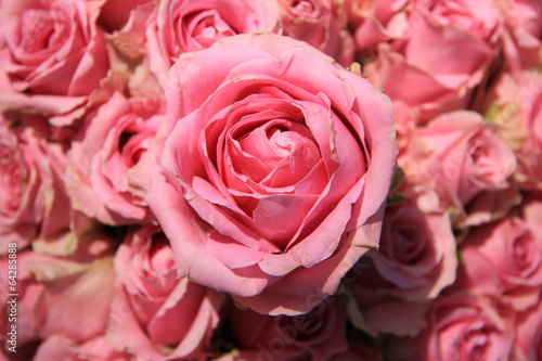 Pink roses in bridal bouquet © Studio Porto Sabbia