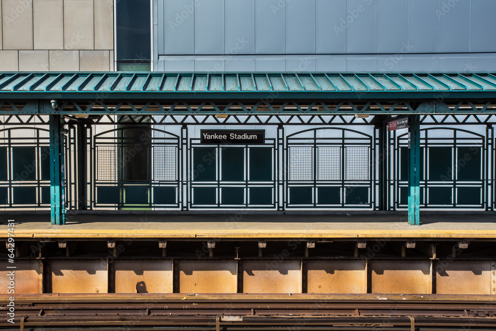 Train station platform at Yankee Stadium in the Bronx NYC - obrazy, fototapety, plakaty 