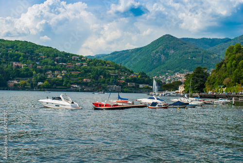 Lago di Como, molo e barche