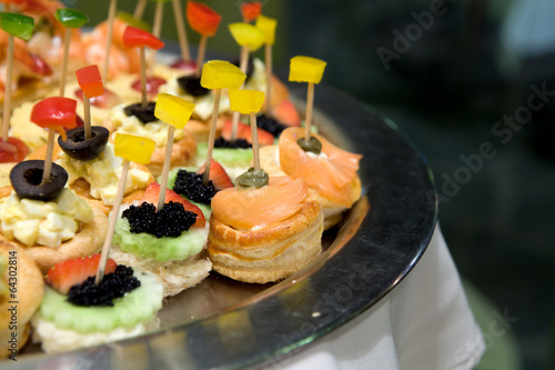 canapé or petit four